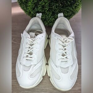 Steve Madden White Mesh Lace-Up Athletic Sneakers